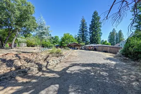 Exterior - 6405 Palm Dr, Carmichael, CA 95608 photo 7 of 16