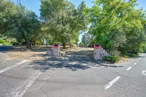 Exterior - 6405 Palm Dr, Carmichael, CA 95608 photo 1 of 16