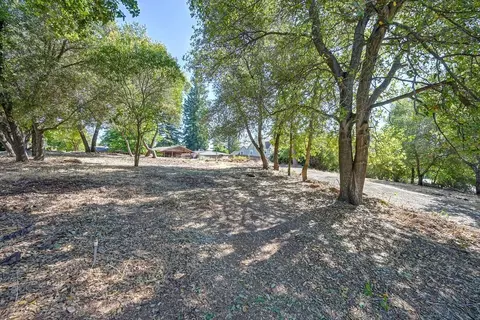 Exterior - 6405 Palm Dr, Carmichael, CA 95608 photo 4 of 16