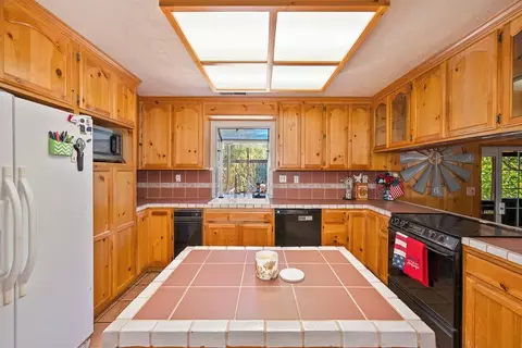 Kitchen - 6405 Palm Dr, Carmichael, CA 95608 photo 2 of 4