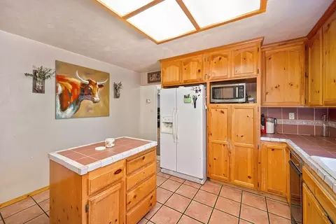 Kitchen - 6405 Palm Dr, Carmichael, CA 95608 photo 3 of 4