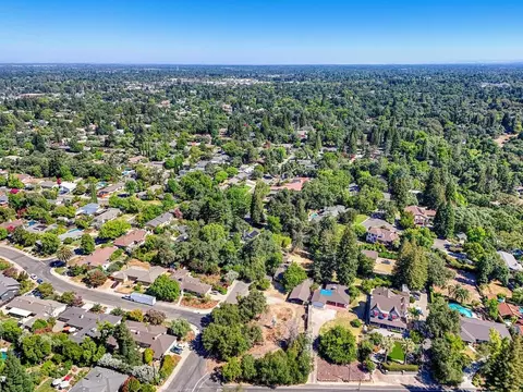 View/Area - 6405 Palm Dr, Carmichael, CA 95608 photo 4 of 8