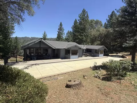 2831 Derrick Dr, Greenwood, CA 95635