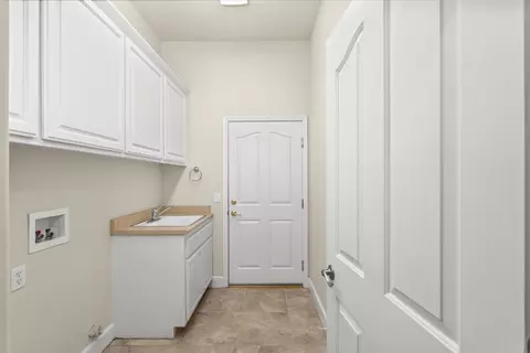 3648 Voleyn St, Carmichael, CA 95608 photo 25