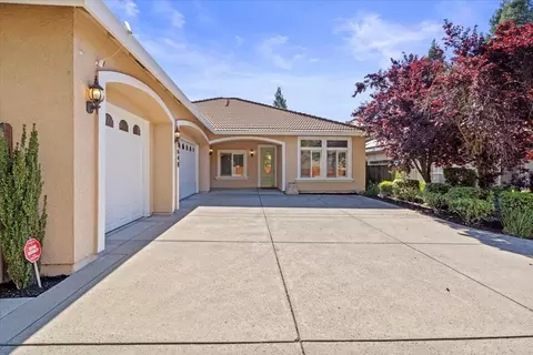 3648 Voleyn St, Carmichael, CA 95608 photo 2