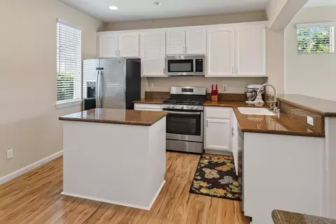 Kitchen - 1901 Fall River Dr, Linda, CA 95901 photo 10 of 11