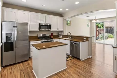 Kitchen - 1901 Fall River Dr, Linda, CA 95901 photo 9 of 11