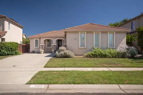 Exterior - 1901 Fall River Dr, Linda, CA 95901 photo 2 of 5