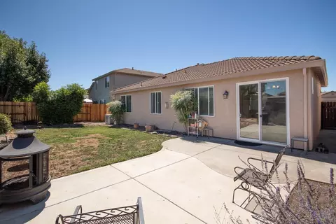 Exterior - 1901 Fall River Dr, Linda, CA 95901 photo 5 of 5