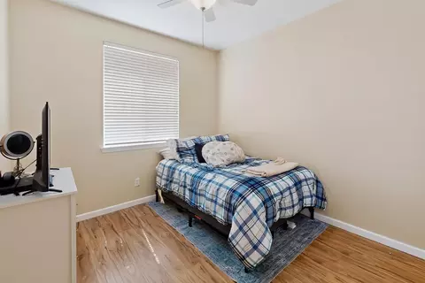 Bedroom - 1901 Fall River Dr, Linda, CA 95901 photo 7 of 8
