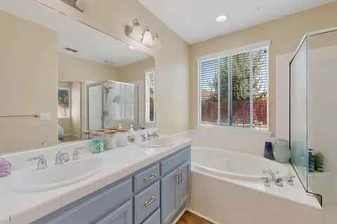 Bath - 1901 Fall River Dr, Linda, CA 95901 photo 1 of 3