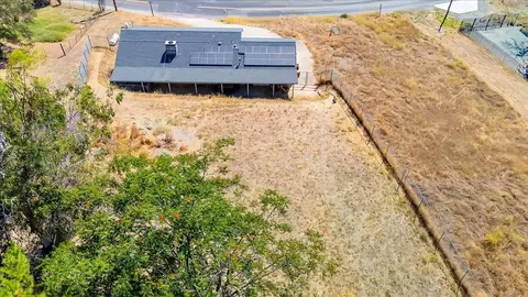 3665 Huckleberry Ln, Valley Springs, CA 95252