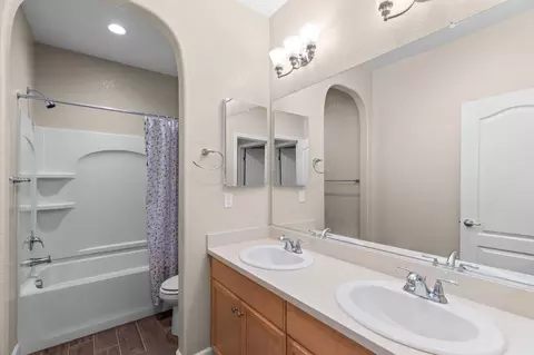 Bath - 3482 Rapallo Way, Manteca, CA 95337 photo 3 of 5