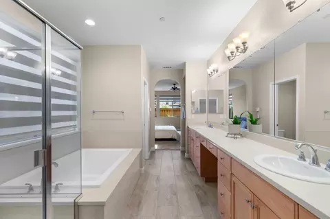 Bath - 3482 Rapallo Way, Manteca, CA 95337 photo 2 of 5