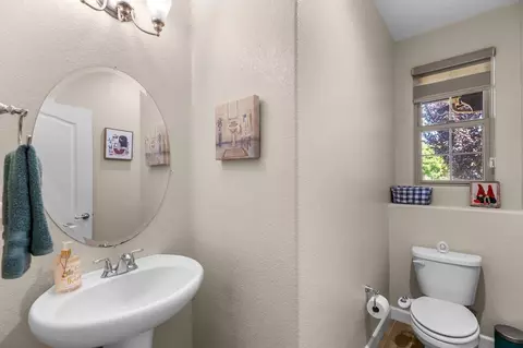 Bath - 3482 Rapallo Way, Manteca, CA 95337 photo 4 of 5
