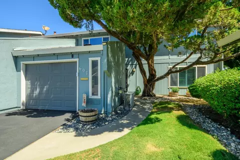 607 Knollwood Dr, Woodland, CA 95695