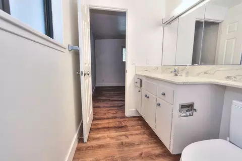 Bath - 4929 Clear Cir, Carmichael, CA 95608 photo 2 of 7