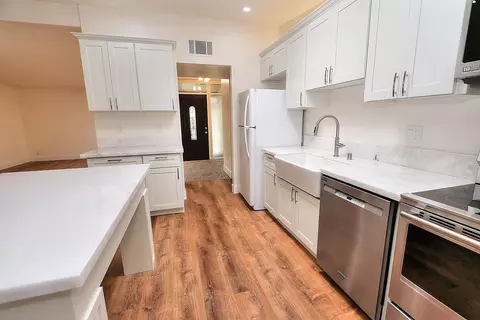 Kitchen - 4929 Clear Cir, Carmichael, CA 95608 photo 8 of 9