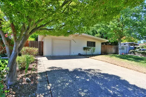 Exterior - 4929 Clear Cir, Carmichael, CA 95608 photo 4 of 17