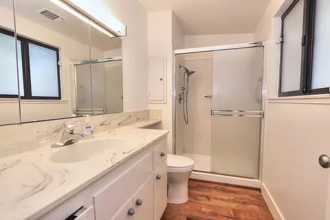 Bath - 4929 Clear Cir, Carmichael, CA 95608 photo 4 of 7