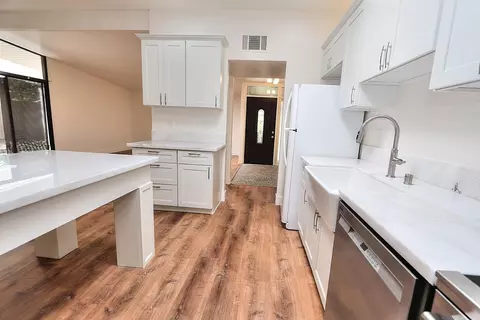 Kitchen - 4929 Clear Cir, Carmichael, CA 95608 photo 6 of 9