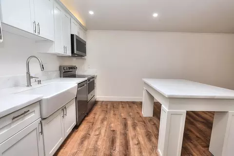 Kitchen - 4929 Clear Cir, Carmichael, CA 95608 photo 7 of 9