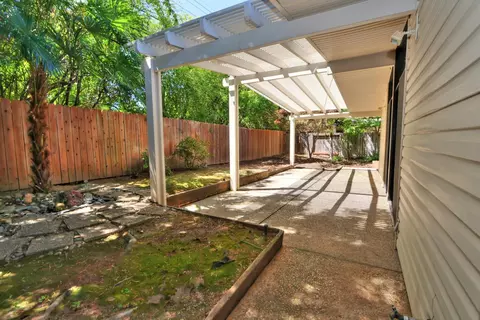 Exterior - 4929 Clear Cir, Carmichael, CA 95608 photo 8 of 17
