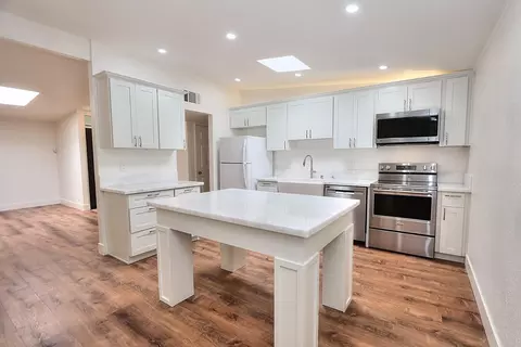 Kitchen - 4929 Clear Cir, Carmichael, CA 95608 photo 1 of 9