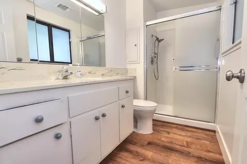 Bath - 4929 Clear Cir, Carmichael, CA 95608 photo 1 of 7