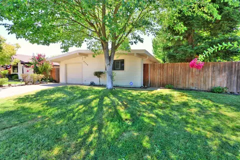 Exterior - 4929 Clear Cir, Carmichael, CA 95608 photo 3 of 17