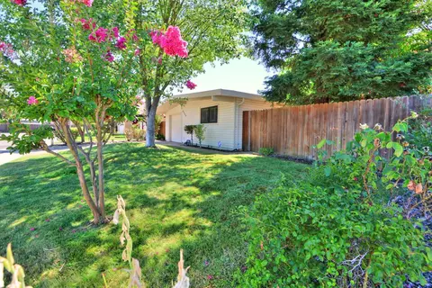 Exterior - 4929 Clear Cir, Carmichael, CA 95608 photo 2 of 17