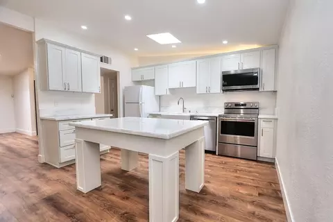 Kitchen - 4929 Clear Cir, Carmichael, CA 95608 photo 3 of 9