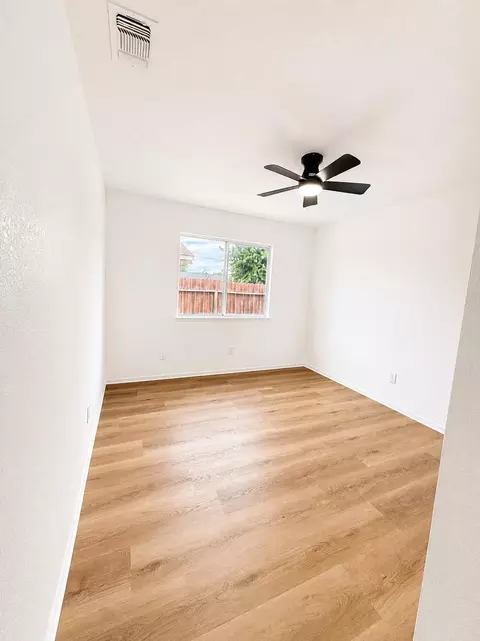 Bedroom - 4372 Evelyn Dr, Olivehurst, CA 95961 photo 1 of 5