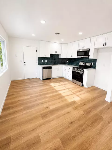 Kitchen - 4372 Evelyn Dr, Olivehurst, CA 95961 photo 1 of 4