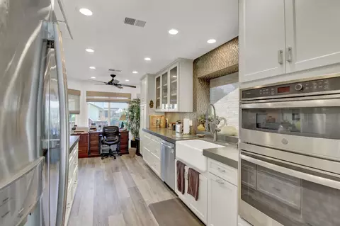 Kitchen - 762 E Milgeo Ave, Ripon, CA 95366 photo 5 of 6