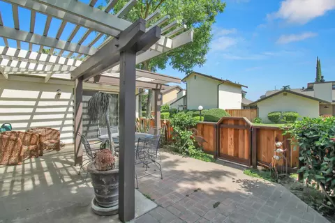 Exterior - 762 E Milgeo Ave, Ripon, CA 95366 photo 7 of 11