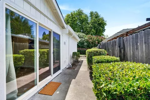 Exterior - 2318 E 8th St, Davis, CA 95618 photo 2 of 5