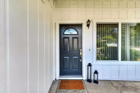 Entry Way - 2318 E 8th St, Davis, CA 95618 photo 1 of 2