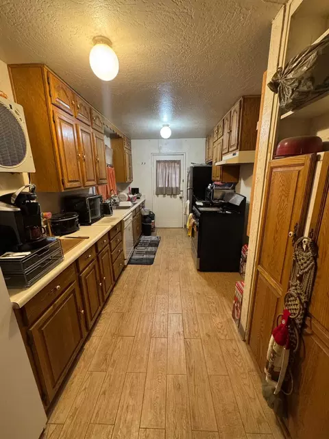 Kitchen - 711 E Longview Ave, Stockton, CA 95207 photo 1 of 1