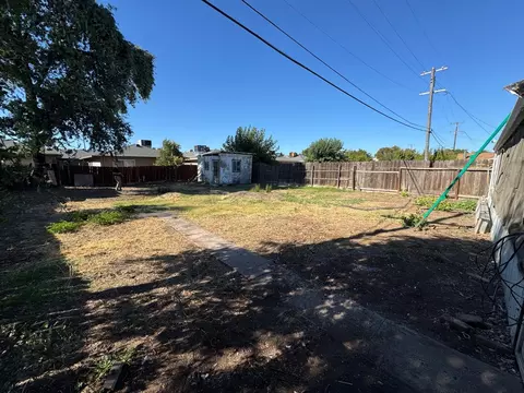 Exterior - 711 E Longview Ave, Stockton, CA 95207 photo 3 of 4