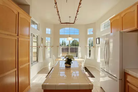 Kitchen - 1802 Matterhorn St, Manteca, CA 95337 photo 3 of 8