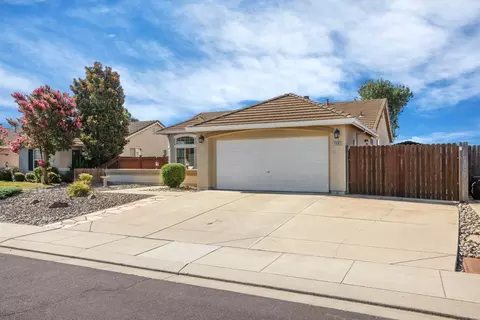 Exterior - 1802 Matterhorn St, Manteca, CA 95337 photo 3 of 10