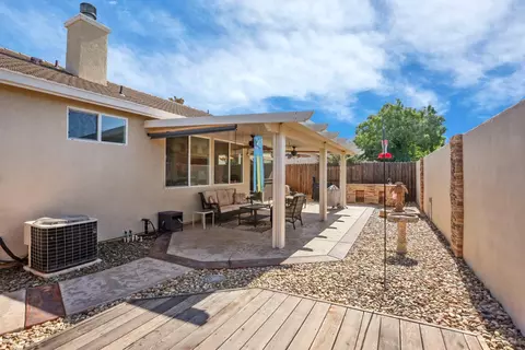 Exterior - 1802 Matterhorn St, Manteca, CA 95337 photo 8 of 10