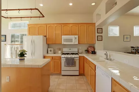 Kitchen - 1802 Matterhorn St, Manteca, CA 95337 photo 2 of 8