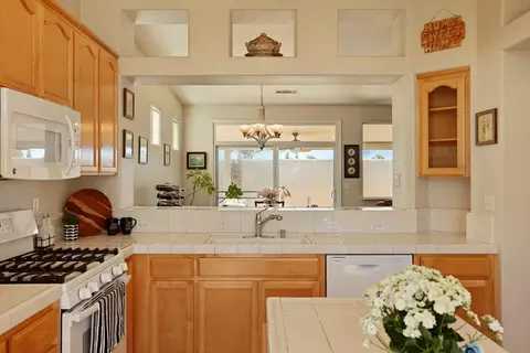 Kitchen - 1802 Matterhorn St, Manteca, CA 95337 photo 6 of 8