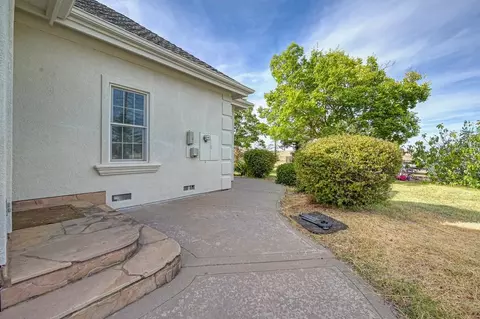 Exterior - 19997 E Liberty Rd, Clements, CA 95227 photo 16 of 31