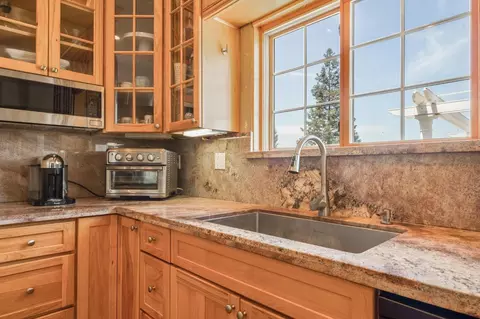 Kitchen - 19997 E Liberty Rd, Clements, CA 95227 photo 4 of 5