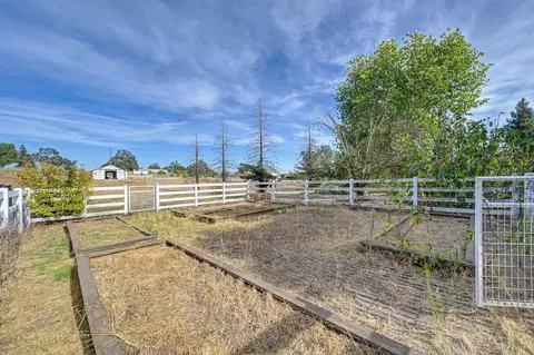 Exterior - 19997 E Liberty Rd, Clements, CA 95227 photo 26 of 31