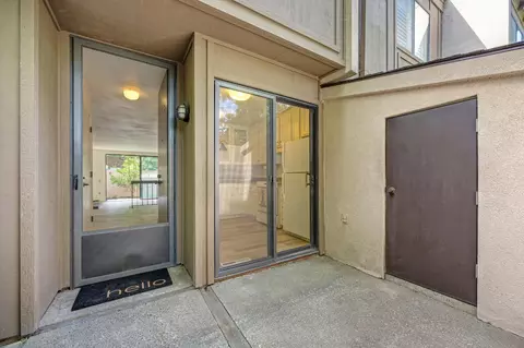 891 Woodside Ln #2, Sacramento, CA 95825