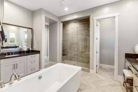 Bath - 910 Fallen Timber Ct, Rocklin, CA 95765 photo 3 of 7